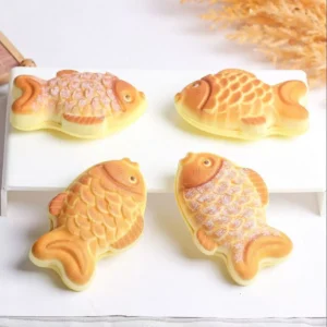 1PCS high-quality new squeeze slow rebound simulation food taiyaki bread model food toy stress relief squeeze gift