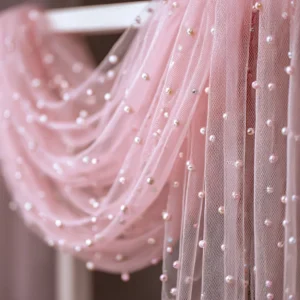 An elegant 6.56-foot six-color pearl table runner, perfect for wedding parties and events, and an ideal Christmas decoration.