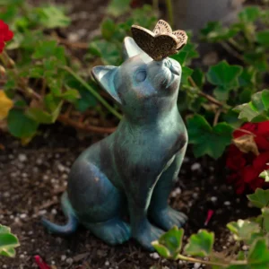 Garden Cute Cat butterfly Statues Outdoor Garden Bonsai Store Decoration Animal Sculpture Garden Resin Decor Ornament